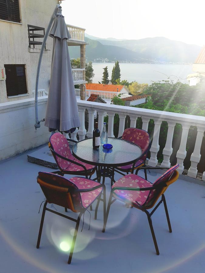 Apartments Ceca Tivat Exterior photo