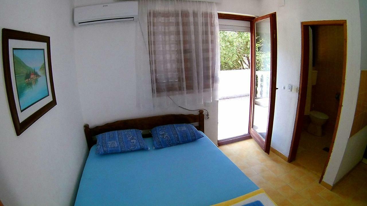 Apartments Ceca Tivat Exterior photo